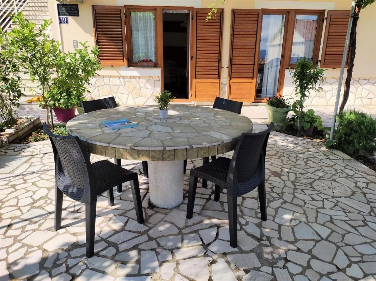Vladimir 4+1 Apartment Crikvenica