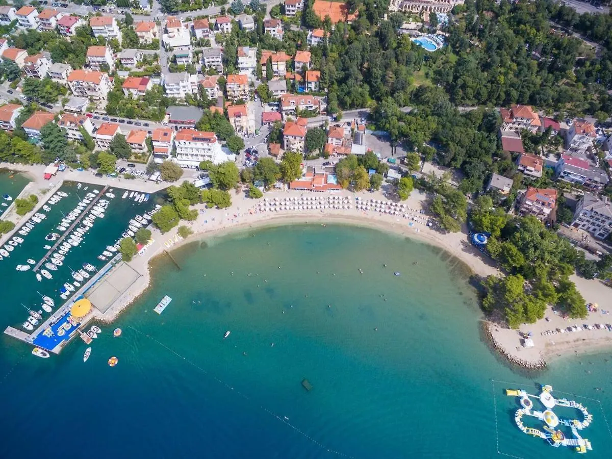 Vladimir 4+1 Apartment Crikvenica