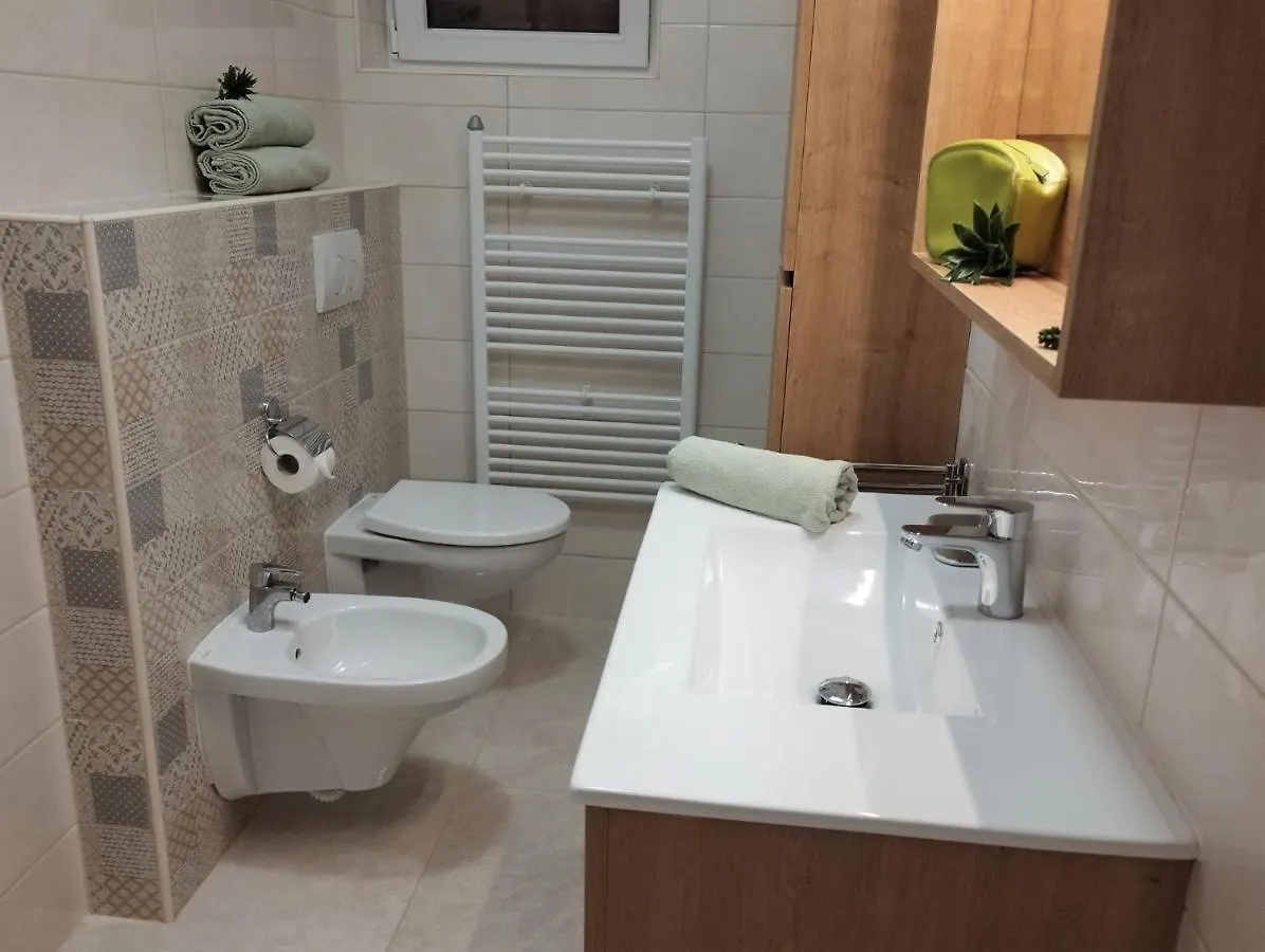 Vladimir 4+1 Apartment Crikvenica