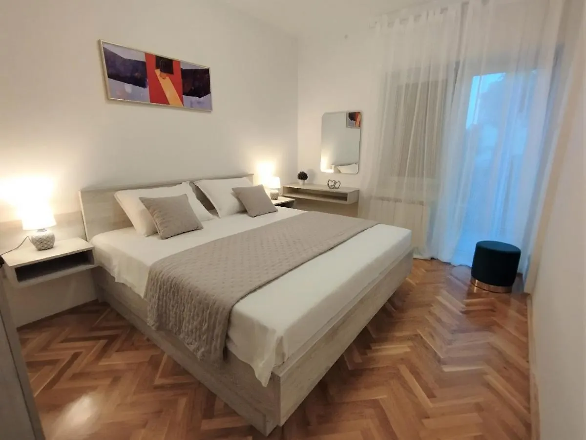Vladimir 4+1 Apartment Crikvenica Croatia