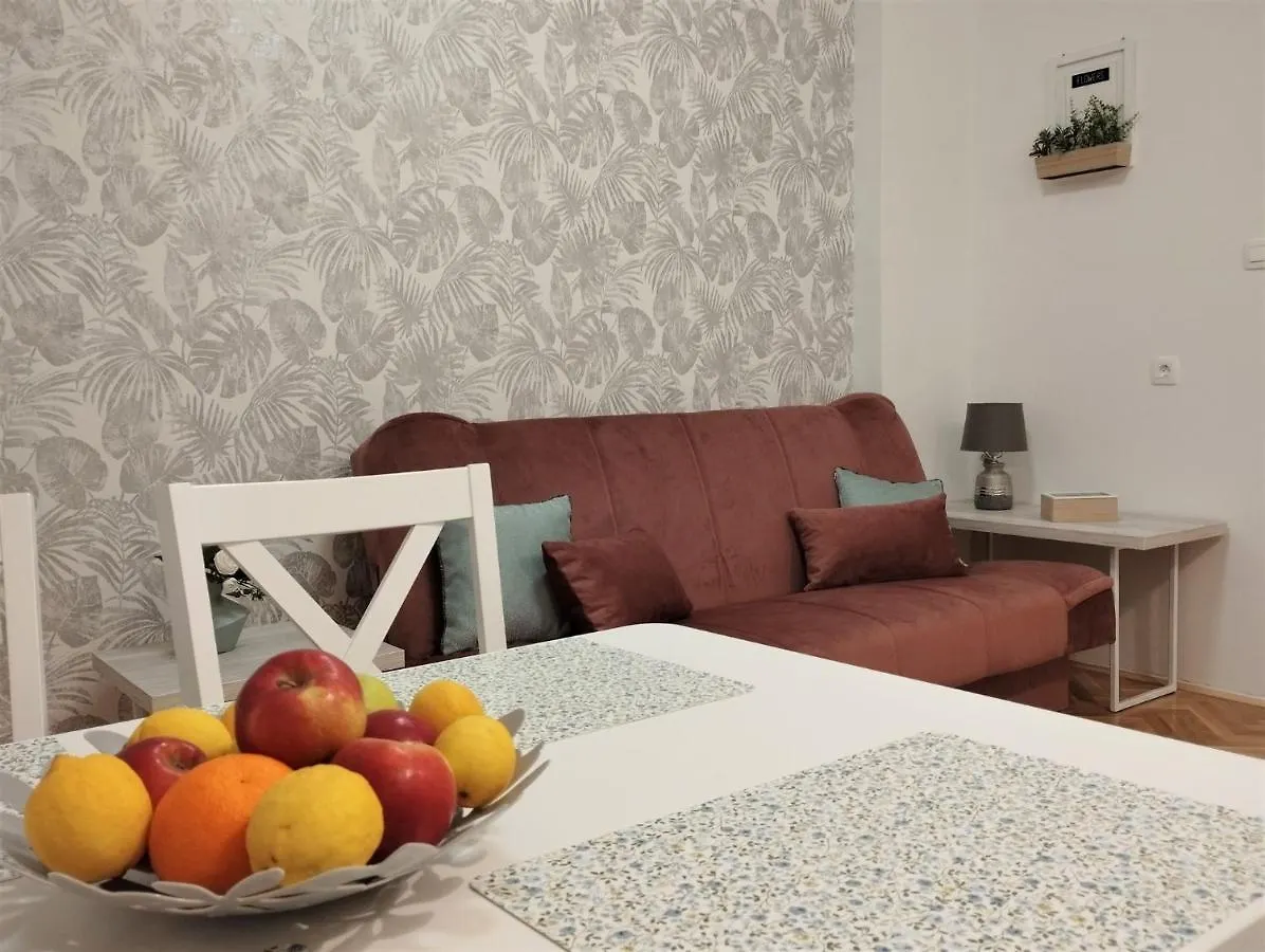 Vladimir 4+1 Apartment Crikvenica 0*,  Croatia